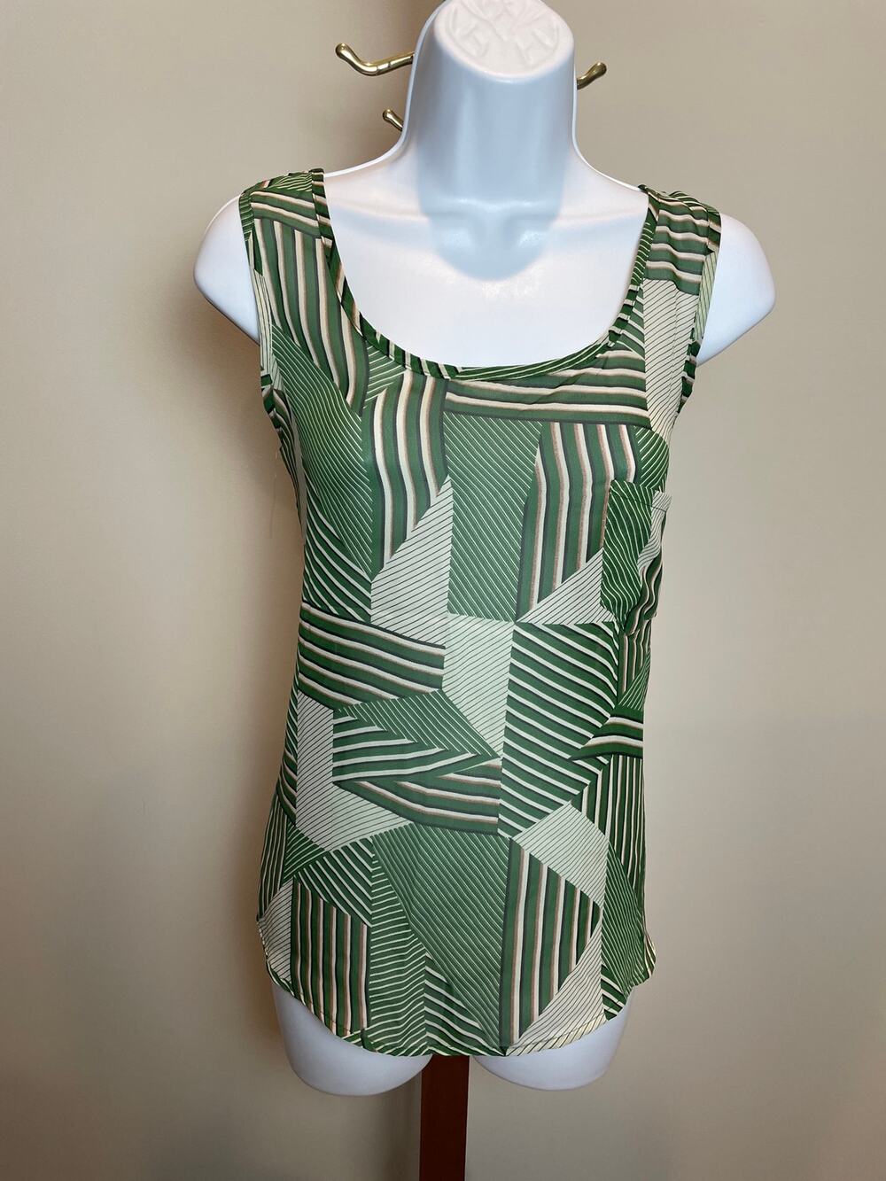 Mine Geometric Sheer Sleeveless Top Size M Green White Lightweight